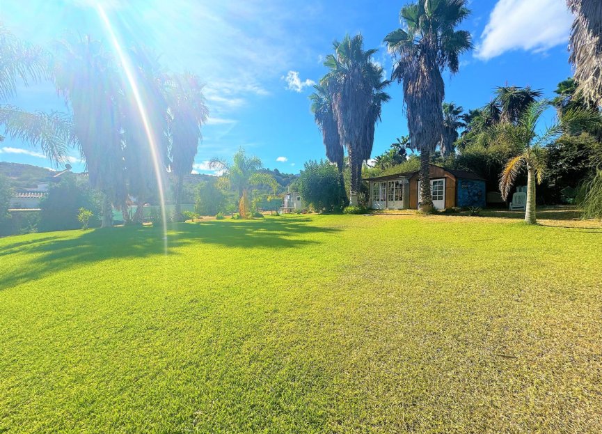 Resale - House - Detached Villa - Estepona - Estepona Centro