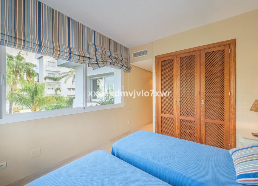 Resale - Apartment - Penthouse - Estepona - Estepona Centro