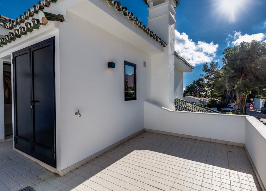 Reventa - House - Detached Villa - Marbella - Nueva Andalucia