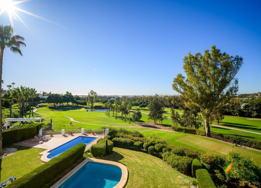 Resale - Apartment - Middle Floor Apartment - Marbella - Nueva Andalucia