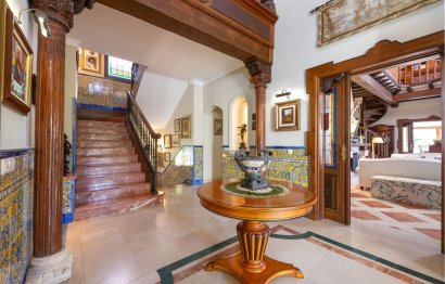 Resale - House - Detached Villa - Marbella - Bahía de Marbella