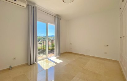 Reventa - Apartment - Top Floor Apartment - Marbella - Nueva Andalucia