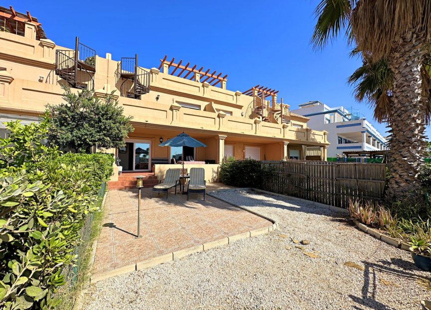 Resale - House - Townhouse - Estepona - Estepona Centro