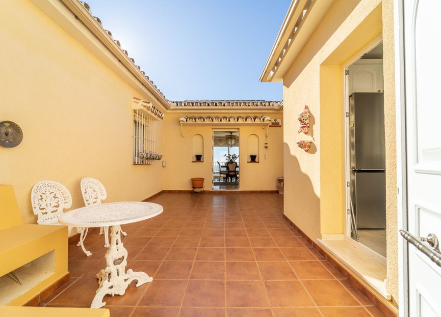 Resale - House - Detached Villa - Benalmádena - Benalmadena Costa