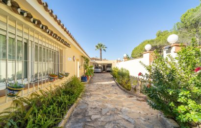 Reventa - House - Detached Villa - Benalmádena - Benalmadena Costa