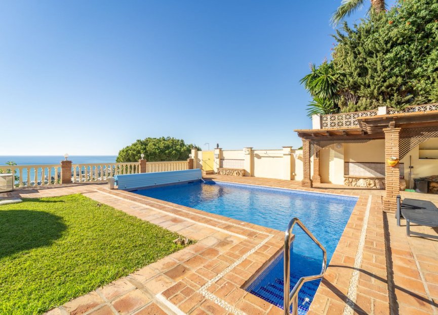 Resale - House - Detached Villa - Benalmádena - Benalmadena Costa