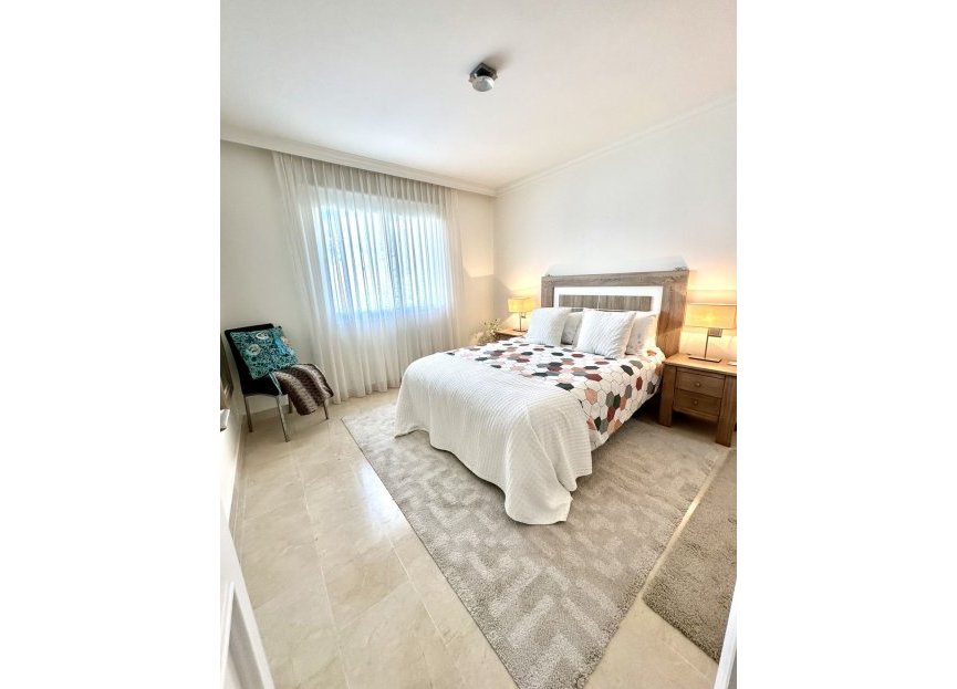 Resale - Apartment - Middle Floor Apartment - Benahavís - La Quinta