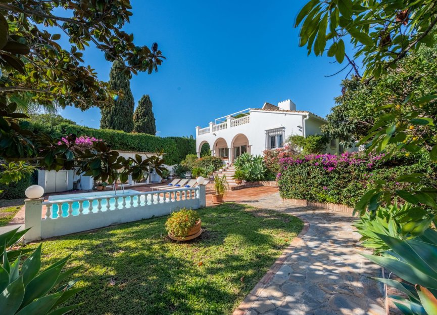 Resale - House - Detached Villa - Marbella - Nueva Andalucia