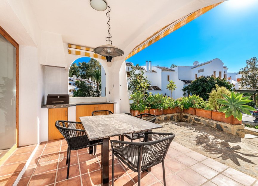 Resale - House - Detached Villa - Marbella - Nueva Andalucia