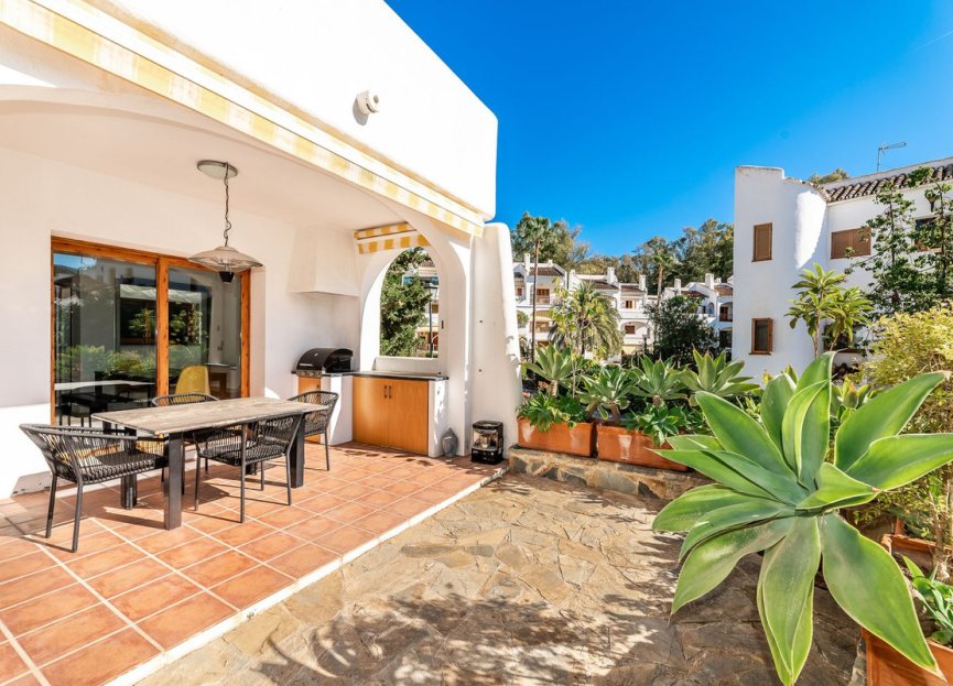 Resale - House - Detached Villa - Marbella - Nueva Andalucia