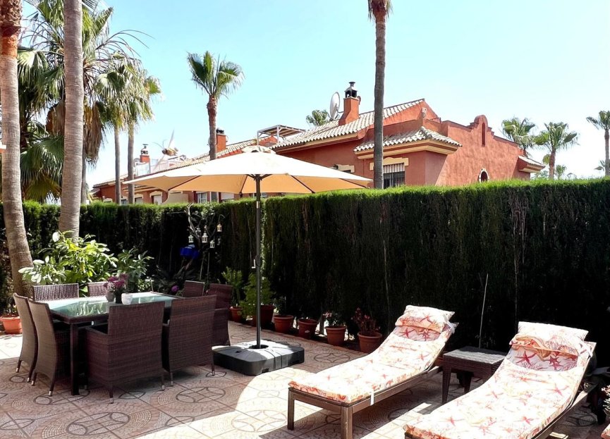 Resale - House - Semi-Detached House - Estepona - Atalaya