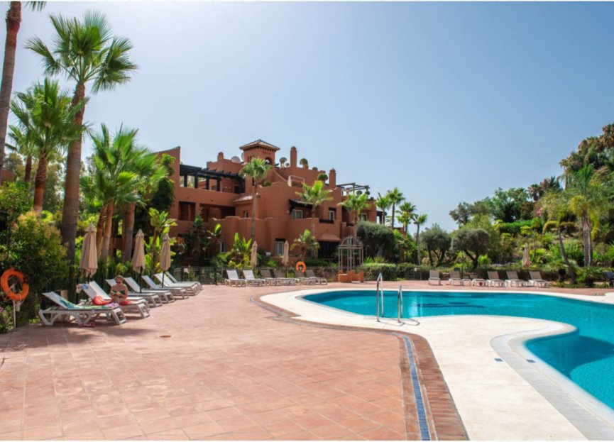 Resale - Apartment - Ground Floor Apartment - Marbella - Nueva Andalucia