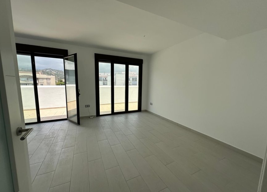 Resale - Apartment - Penthouse - Estepona - Estepona Centro