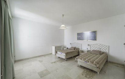 Resale - Apartment - Middle Floor Apartment - Marbella - Guadalmina Alta