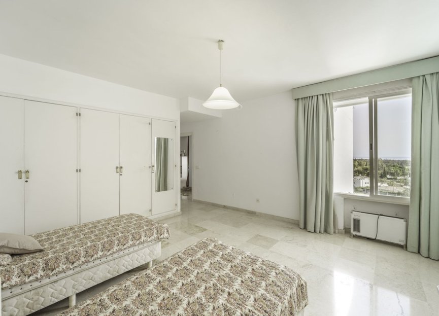 Resale - Apartment - Middle Floor Apartment - Marbella - Guadalmina Alta