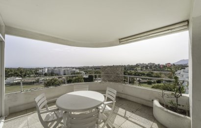 Resale - Apartment - Middle Floor Apartment - Marbella - Guadalmina Alta