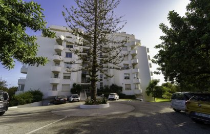 Resale - Apartment - Middle Floor Apartment - Marbella - Guadalmina Alta