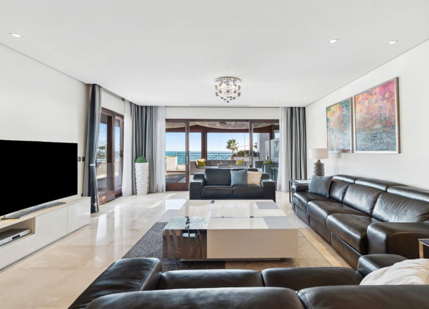 Resale - Apartment - Penthouse - Estepona - Estepona Centro