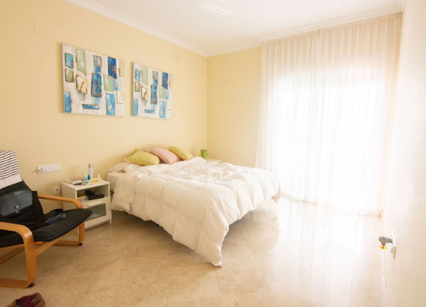 Resale - Apartment - Middle Floor Apartment - Marbella - La Mairena