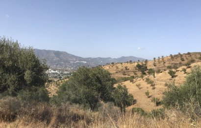 Resale - Plot - Land with Ruin - Mijas - La Cala