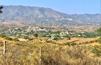 Resale - Plot - Land with Ruin - Mijas - La Cala