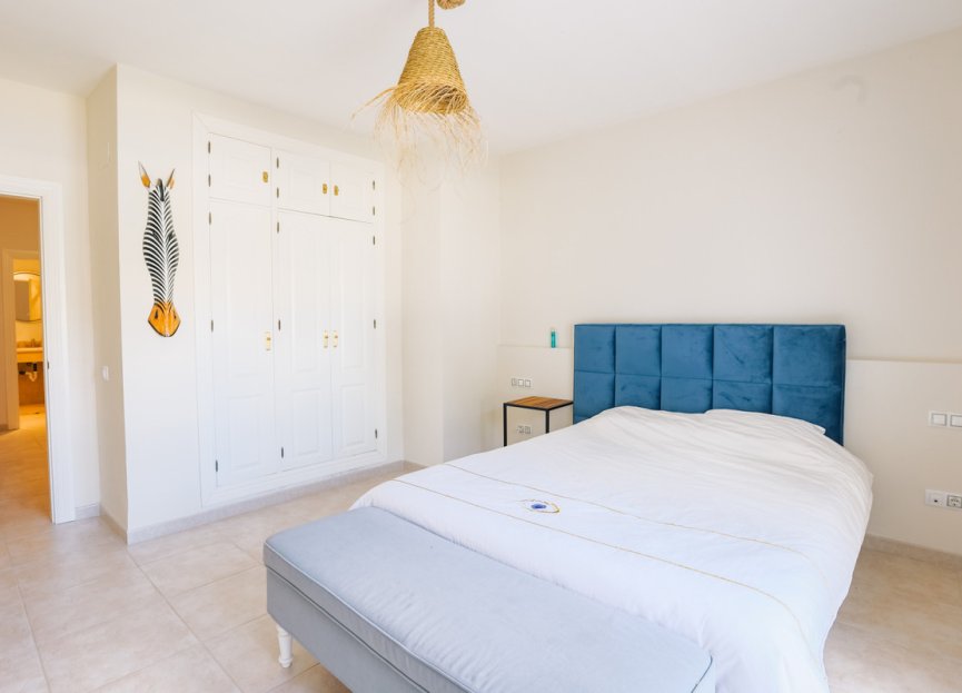 Resale - House - Estepona