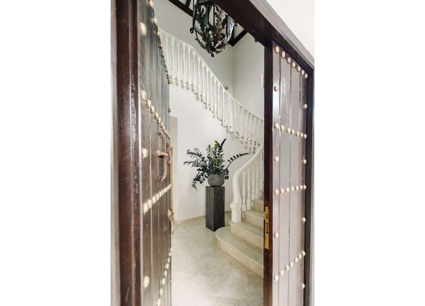 Resale - House - Estepona