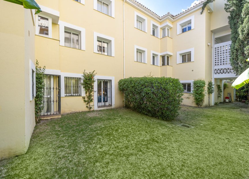 Resale - Apartment - La Quinta