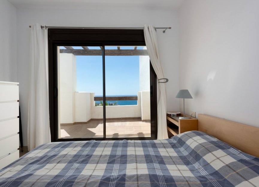 Resale - Apartment / flat - La Alcaidesa