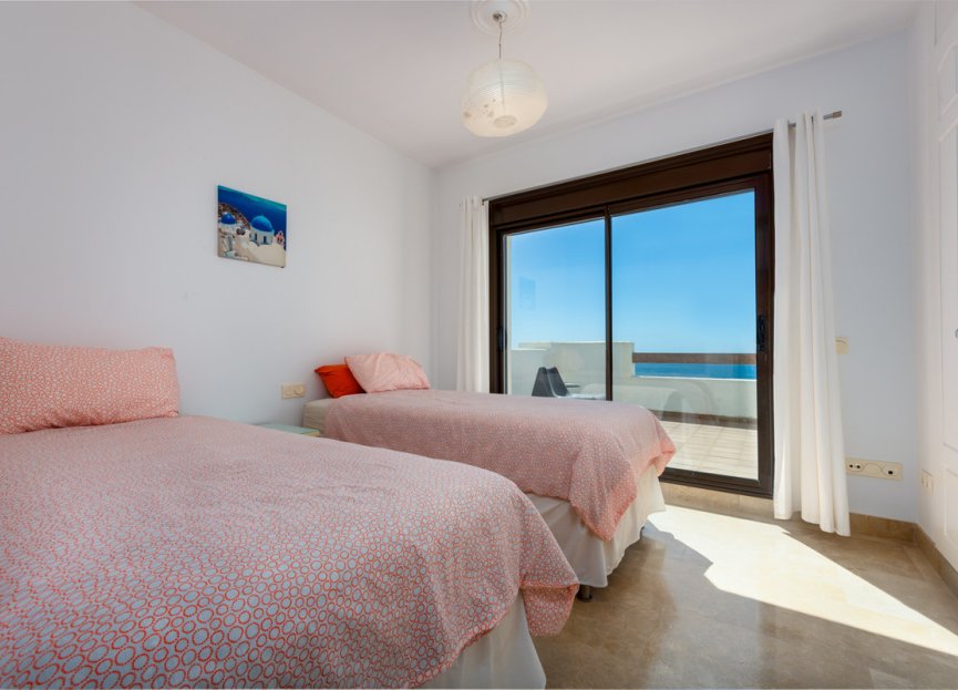 Resale - Apartment / flat - La Alcaidesa