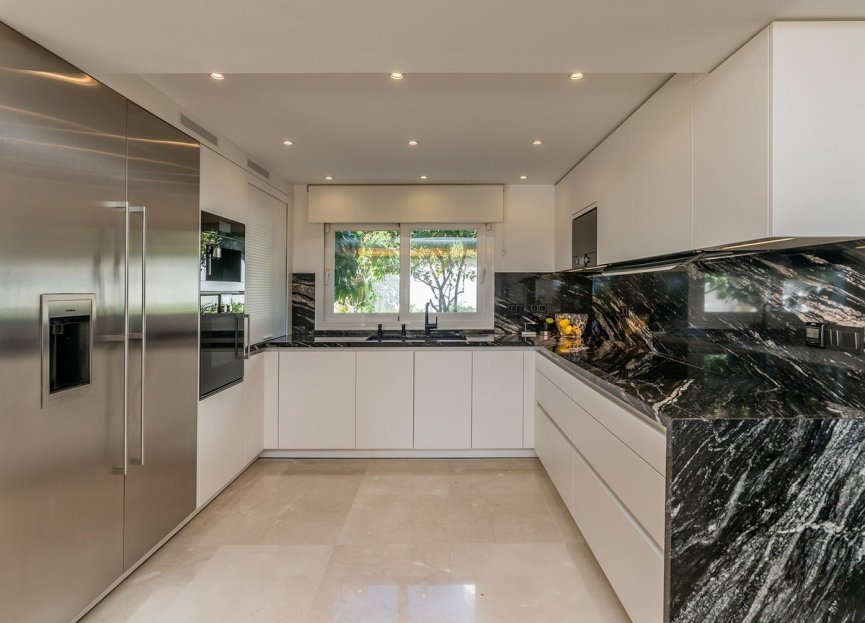 Resale - House - The Golden Mile