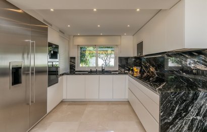 Resale - House - The Golden Mile