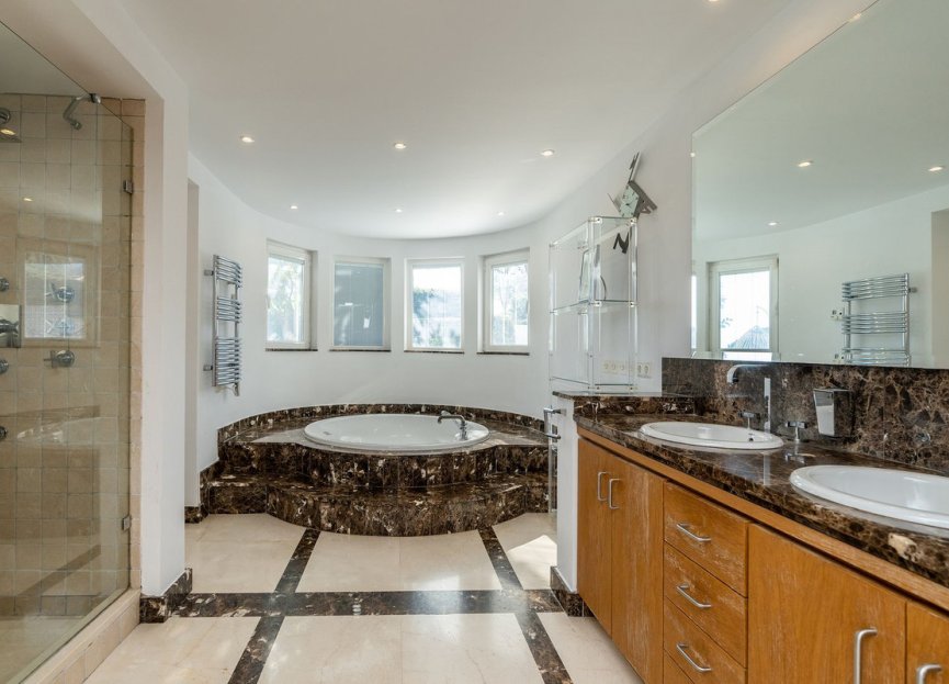 Resale - House - The Golden Mile