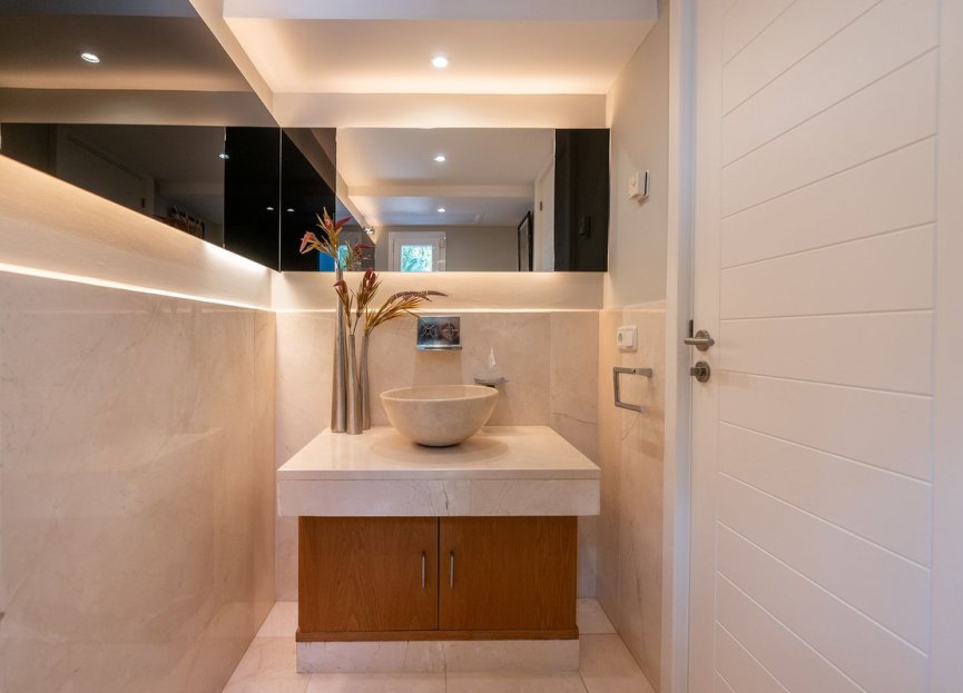 Resale - House - The Golden Mile