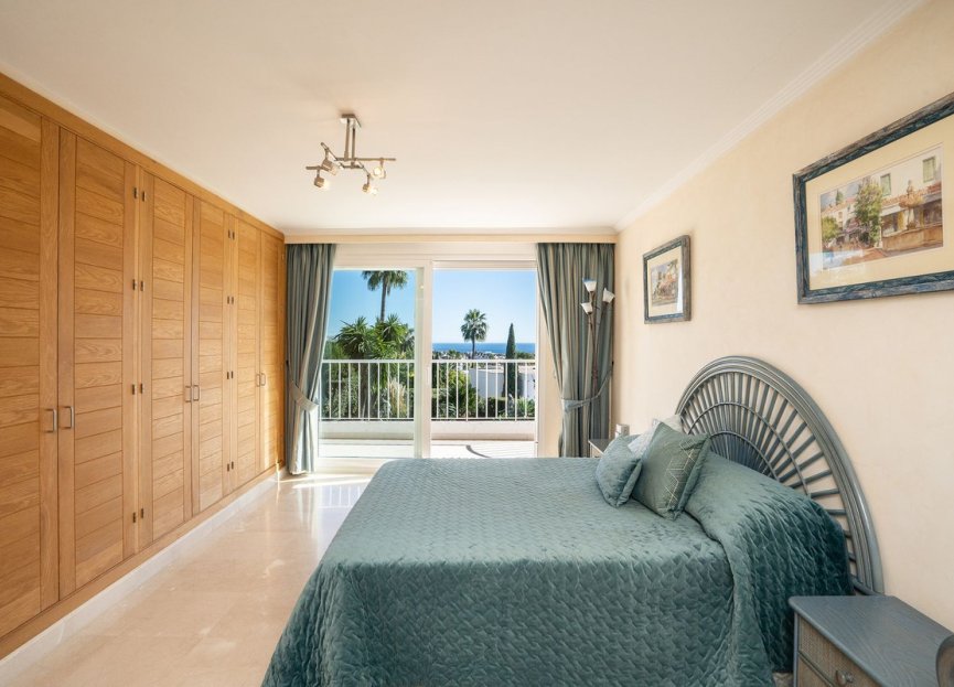 Resale - House - The Golden Mile