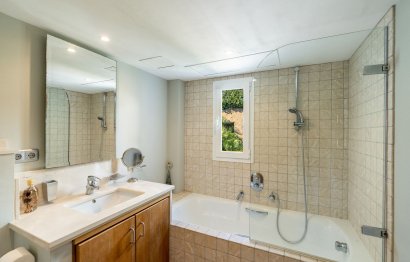 Resale - House - The Golden Mile