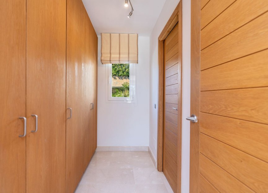 Resale - House - The Golden Mile