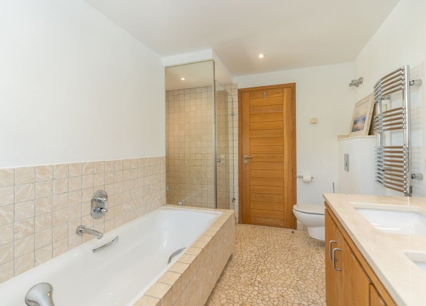 Resale - House - The Golden Mile