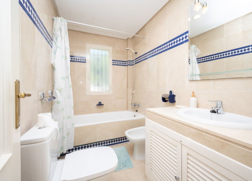 Resale - Apartment / flat - Marbella