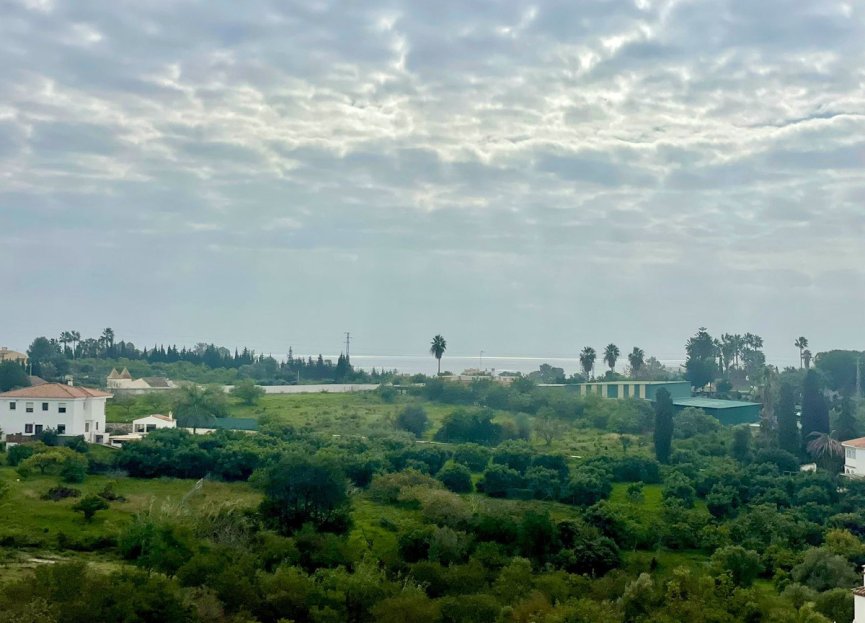 Resale - Apartment / flat - Estepona