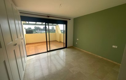 Resale - Apartment / flat - Estepona
