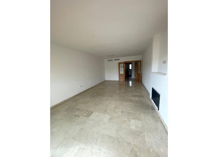 Resale - Apartment / flat - Estepona