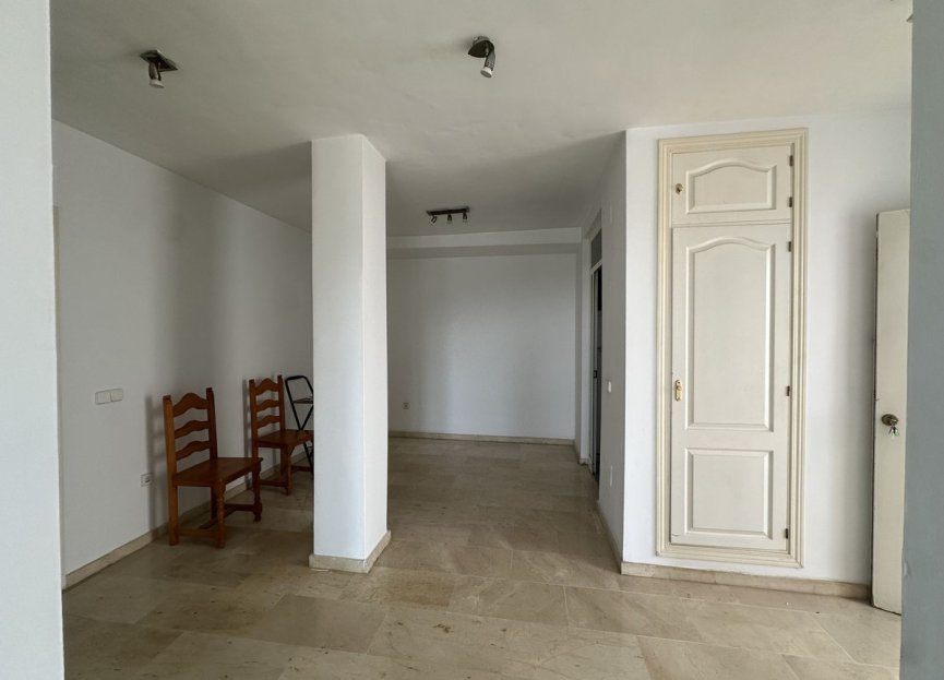 Resale - Apartment / flat - Nueva Andalucía - Nueva Andalucia