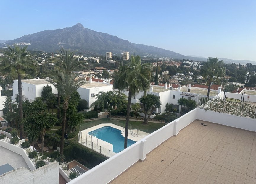Resale - Apartment / flat - Nueva Andalucía - Nueva Andalucia