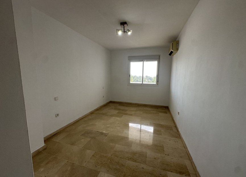 Resale - Apartment / flat - Nueva Andalucía - Nueva Andalucia