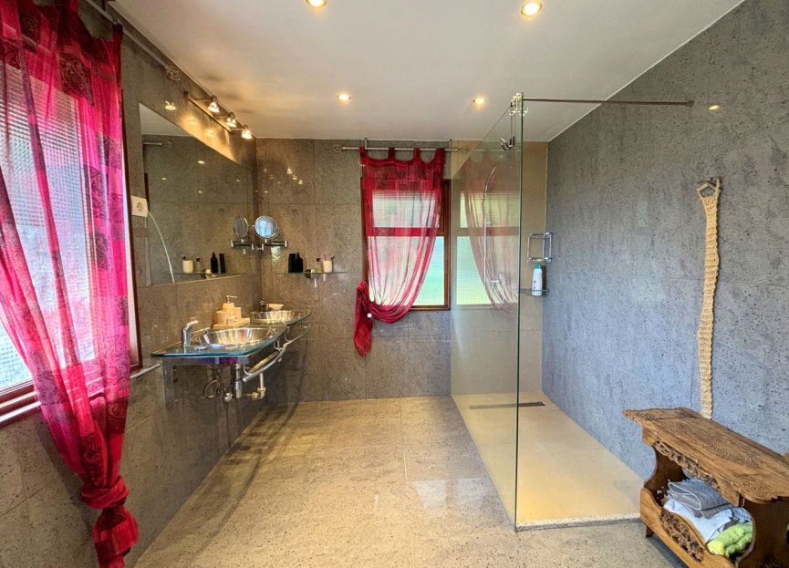 Reventa - Casa - Monda