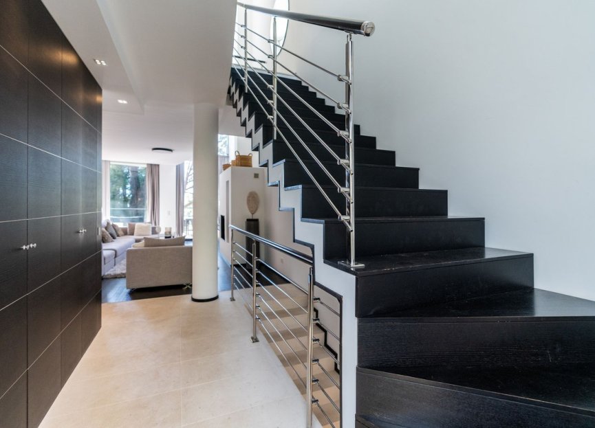 Resale - House - Sierra Blanca