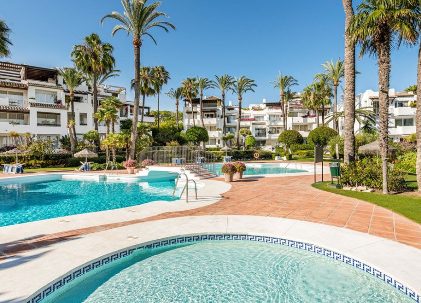 Resale - Apartment - Middle Floor Apartment - Estepona - Estepona Centro