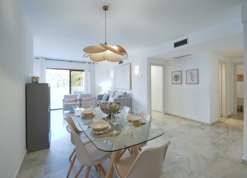 Resale - Apartment - Middle Floor Apartment - Marbella - Elviria