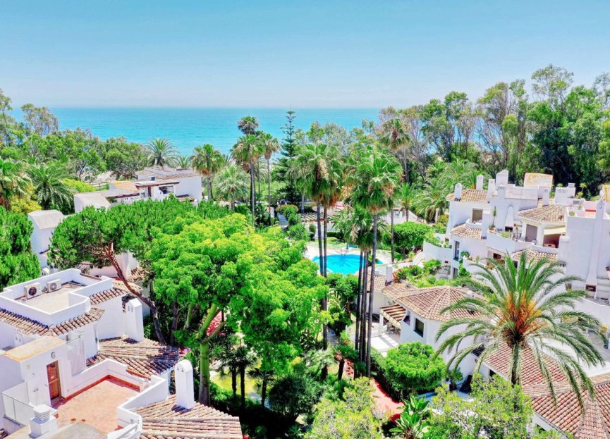 Resale - Apartment - Middle Floor Apartment - Marbella - Elviria